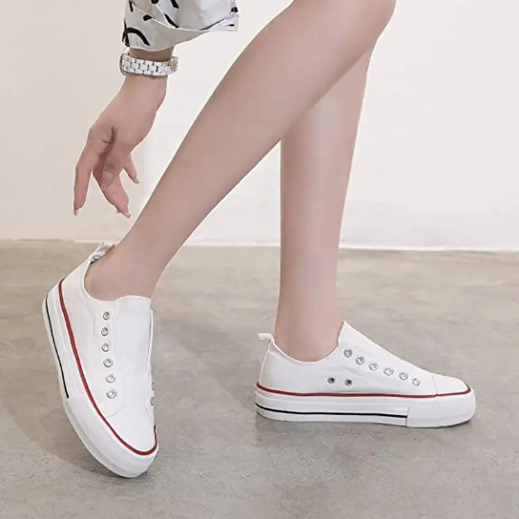 Factory Wholesale Cheap Fashion Custom Logo Simple Style Slip On Unisex Women White Canvas Shoes